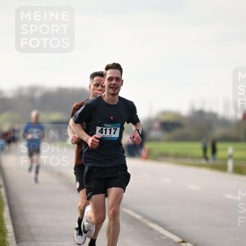 12.04.2026 - 45. Internationalen Wilhelmsburger Insellauf Dr. Thomas Lammeyer http://msf.ph/oto/9439034 12.04.2026 09:57:19 Laufen 4117 meine-sportfotos.de