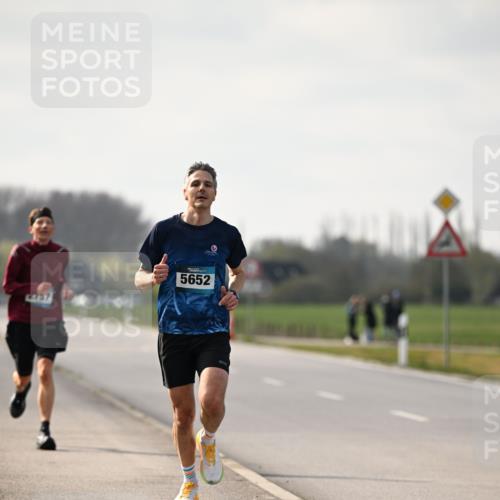 12.04.2026 - 45. Internationalen Wilhelmsburger Insellauf Dr. Thomas Lammeyer http://msf.ph/oto/9439075 12.04.2026 09:57:46 Laufen 2757, 5652 meine-sportfotos.de