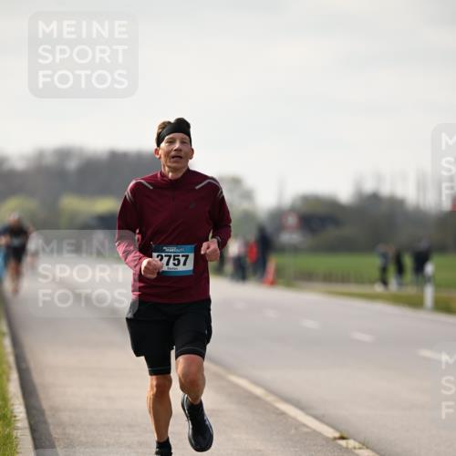 12.04.2026 - 45. Internationalen Wilhelmsburger Insellauf Dr. Thomas Lammeyer http://msf.ph/oto/9439089 12.04.2026 09:57:49 Laufen 2757 meine-sportfotos.de