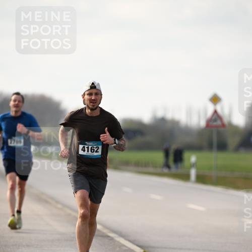 12.04.2026 - 45. Internationalen Wilhelmsburger Insellauf Dr. Thomas Lammeyer http://msf.ph/oto/9439110 12.04.2026 09:58:05 Laufen 2769, 4162 meine-sportfotos.de