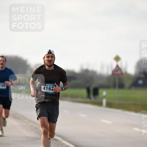 12.04.2026 - 45. Internationalen Wilhelmsburger Insellauf Dr. Thomas Lammeyer http://msf.ph/oto/9439111 12.04.2026 09:58:06 Laufen 4162, 604 meine-sportfotos.de