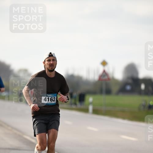 12.04.2026 - 45. Internationalen Wilhelmsburger Insellauf Dr. Thomas Lammeyer http://msf.ph/oto/9439114 12.04.2026 09:58:06 Laufen 4162 meine-sportfotos.de