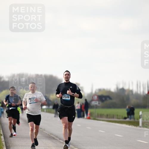 12.04.2026 - 45. Internationalen Wilhelmsburger Insellauf Dr. Thomas Lammeyer http://msf.ph/oto/9439133 12.04.2026 09:58:22 Laufen 2549, 313 meine-sportfotos.de