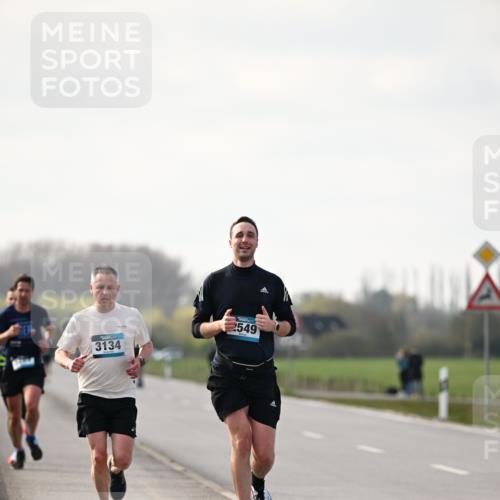 12.04.2026 - 45. Internationalen Wilhelmsburger Insellauf Dr. Thomas Lammeyer http://msf.ph/oto/9439144 12.04.2026 09:58:24 Laufen 2549, 3134 meine-sportfotos.de