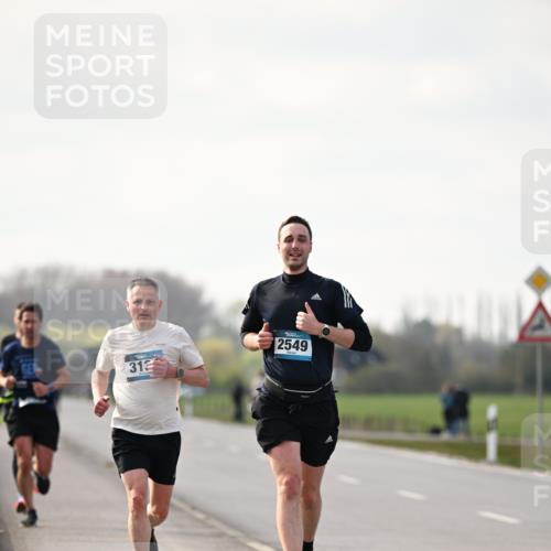 12.04.2026 - 45. Internationalen Wilhelmsburger Insellauf Dr. Thomas Lammeyer http://msf.ph/oto/9439148 12.04.2026 09:58:24 Laufen 313, 2549 meine-sportfotos.de