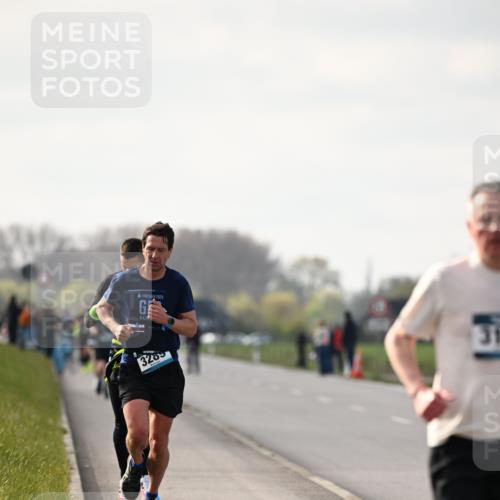 12.04.2026 - 45. Internationalen Wilhelmsburger Insellauf Dr. Thomas Lammeyer http://msf.ph/oto/9439162 12.04.2026 09:58:27 Laufen 2023, 3289, 31 meine-sportfotos.de