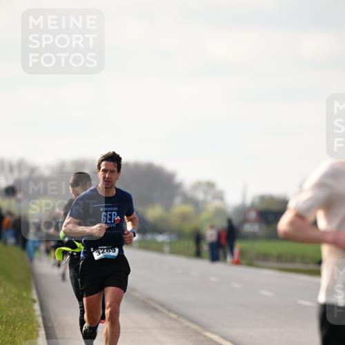 12.04.2026 - 45. Internationalen Wilhelmsburger Insellauf Dr. Thomas Lammeyer http://msf.ph/oto/9439166 12.04.2026 09:58:28 Laufen 2023, 3289 meine-sportfotos.de