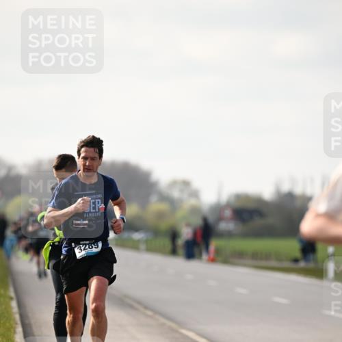 12.04.2026 - 45. Internationalen Wilhelmsburger Insellauf Dr. Thomas Lammeyer http://msf.ph/oto/9439170 12.04.2026 09:58:28 Laufen 2023, 3289 meine-sportfotos.de