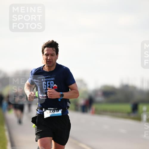 12.04.2026 - 45. Internationalen Wilhelmsburger Insellauf Dr. Thomas Lammeyer http://msf.ph/oto/9439183 12.04.2026 09:58:30 Laufen 2023, 285 meine-sportfotos.de