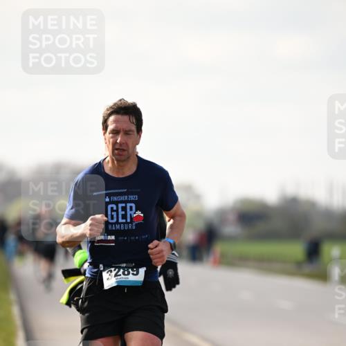 12.04.2026 - 45. Internationalen Wilhelmsburger Insellauf Dr. Thomas Lammeyer http://msf.ph/oto/9439184 12.04.2026 09:58:30 Laufen 04, 06, 2023, 2023, 3289 meine-sportfotos.de