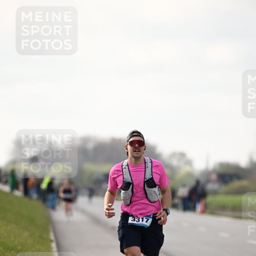 12.04.2026 - 45. Internationalen Wilhelmsburger Insellauf Dr. Thomas Lammeyer http://msf.ph/oto/9439242 12.04.2026 09:59:00 Laufen 3317 meine-sportfotos.de
