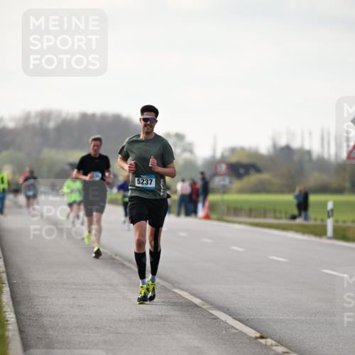 12.04.2026 - 45. Internationalen Wilhelmsburger Insellauf Dr. Thomas Lammeyer http://msf.ph/oto/9439272 12.04.2026 09:59:25 Laufen 5237 meine-sportfotos.de