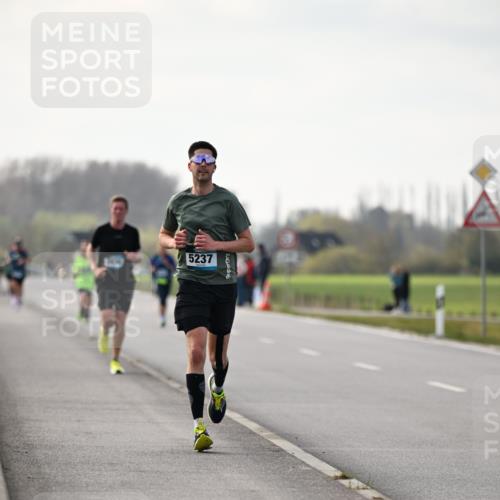 12.04.2026 - 45. Internationalen Wilhelmsburger Insellauf Dr. Thomas Lammeyer http://msf.ph/oto/9439278 12.04.2026 09:59:26 Laufen 5237 meine-sportfotos.de