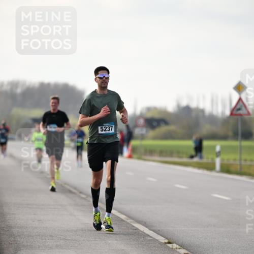 12.04.2026 - 45. Internationalen Wilhelmsburger Insellauf Dr. Thomas Lammeyer http://msf.ph/oto/9439280 12.04.2026 09:59:26 Laufen 5237 meine-sportfotos.de