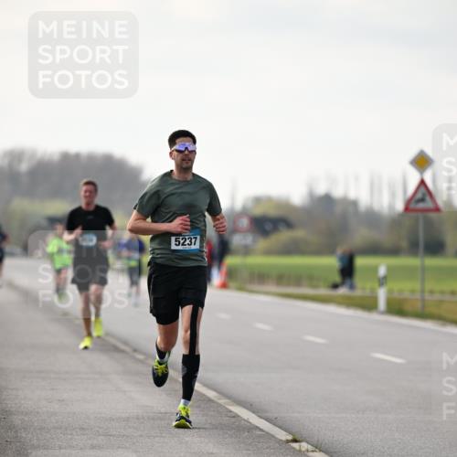 12.04.2026 - 45. Internationalen Wilhelmsburger Insellauf Dr. Thomas Lammeyer http://msf.ph/oto/9439281 12.04.2026 09:59:27 Laufen 5237 meine-sportfotos.de