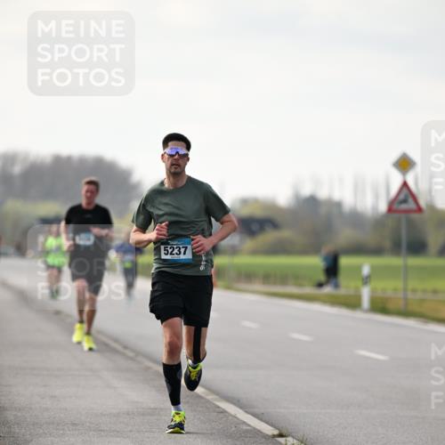 12.04.2026 - 45. Internationalen Wilhelmsburger Insellauf Dr. Thomas Lammeyer http://msf.ph/oto/9439284 12.04.2026 09:59:27 Laufen 5237 meine-sportfotos.de