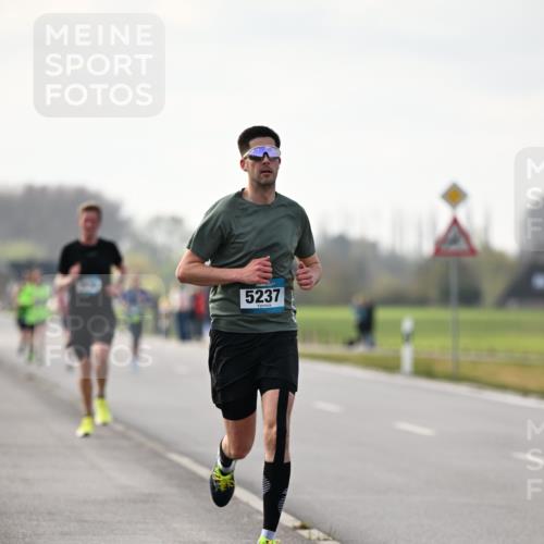 12.04.2026 - 45. Internationalen Wilhelmsburger Insellauf Dr. Thomas Lammeyer http://msf.ph/oto/9439292 12.04.2026 09:59:28 Laufen 5237 meine-sportfotos.de