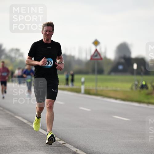 12.04.2026 - 45. Internationalen Wilhelmsburger Insellauf Dr. Thomas Lammeyer http://msf.ph/oto/9439307 12.04.2026 09:59:33 Laufen 30, 226 meine-sportfotos.de