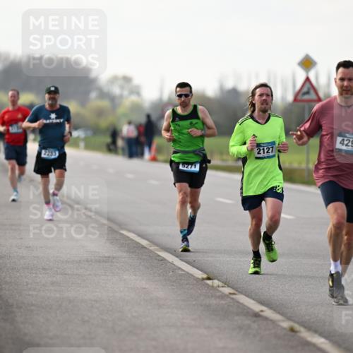 12.04.2026 - 45. Internationalen Wilhelmsburger Insellauf Dr. Thomas Lammeyer http://msf.ph/oto/9439313 12.04.2026 09:59:43 Laufen 225, 5271, 2127, 4291 meine-sportfotos.de