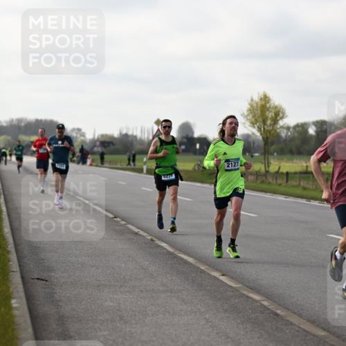 12.04.2026 - 45. Internationalen Wilhelmsburger Insellauf Dr. Thomas Lammeyer http://msf.ph/oto/9439326 12.04.2026 09:59:46 Laufen 5271, 2127, 4291 meine-sportfotos.de