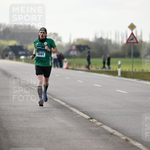 12.04.2026 - 45. Internationalen Wilhelmsburger Insellauf Dr. Thomas Lammeyer http://msf.ph/oto/9439366 12.04.2026 09:59:56 Laufen 5591 meine-sportfotos.de
