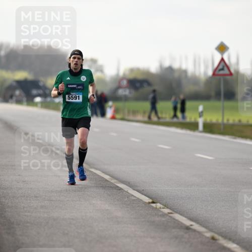 12.04.2026 - 45. Internationalen Wilhelmsburger Insellauf Dr. Thomas Lammeyer http://msf.ph/oto/9439368 12.04.2026 09:59:57 Laufen 5591 meine-sportfotos.de
