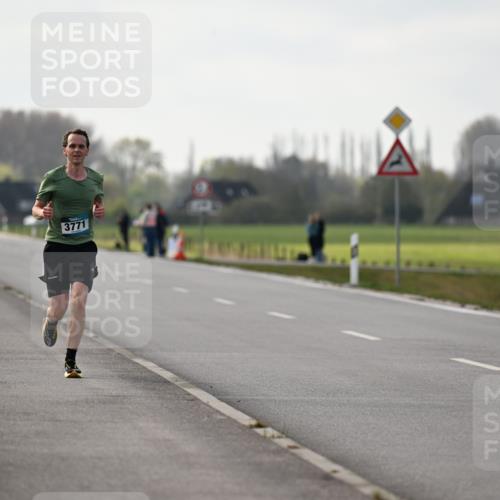 12.04.2026 - 45. Internationalen Wilhelmsburger Insellauf Dr. Thomas Lammeyer http://msf.ph/oto/9439380 12.04.2026 10:00:19 Laufen 3771 meine-sportfotos.de