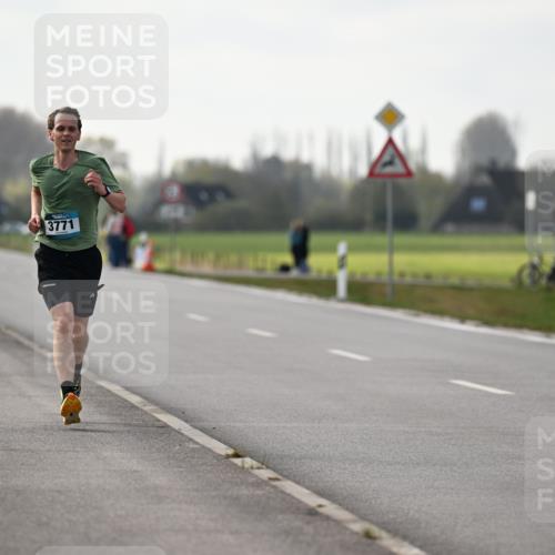 12.04.2026 - 45. Internationalen Wilhelmsburger Insellauf Dr. Thomas Lammeyer http://msf.ph/oto/9439387 12.04.2026 10:00:20 Laufen 3771 meine-sportfotos.de