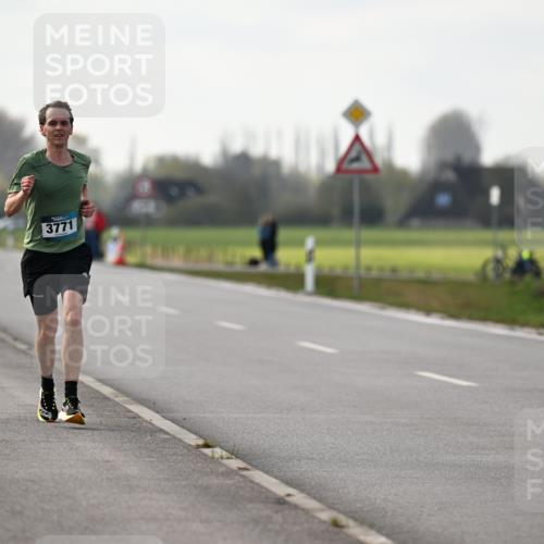 12.04.2026 - 45. Internationalen Wilhelmsburger Insellauf Dr. Thomas Lammeyer http://msf.ph/oto/9439389 12.04.2026 10:00:20 Laufen 3771 meine-sportfotos.de