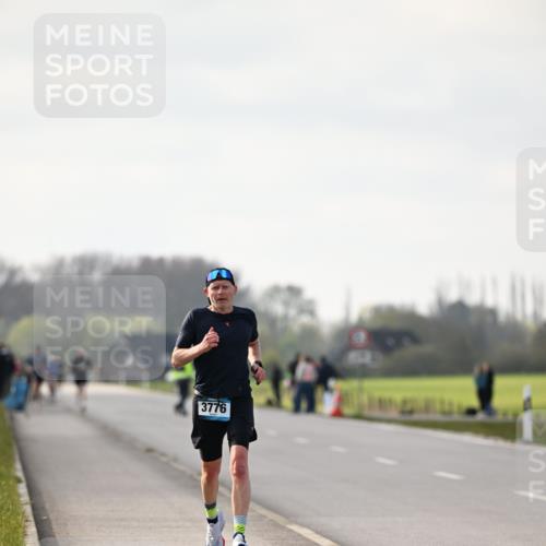 12.04.2026 - 45. Internationalen Wilhelmsburger Insellauf Dr. Thomas Lammeyer http://msf.ph/oto/9439407 12.04.2026 10:00:39 Laufen 3776 meine-sportfotos.de