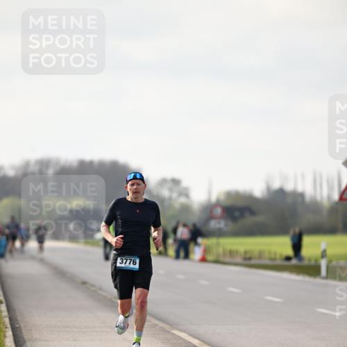 12.04.2026 - 45. Internationalen Wilhelmsburger Insellauf Dr. Thomas Lammeyer http://msf.ph/oto/9439408 12.04.2026 10:00:39 Laufen 3776 meine-sportfotos.de