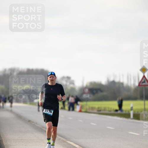 12.04.2026 - 45. Internationalen Wilhelmsburger Insellauf Dr. Thomas Lammeyer http://msf.ph/oto/9439409 12.04.2026 10:00:39 Laufen 3776 meine-sportfotos.de