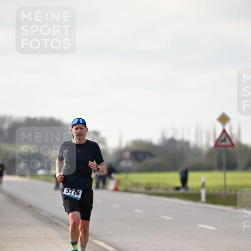 12.04.2026 - 45. Internationalen Wilhelmsburger Insellauf Dr. Thomas Lammeyer http://msf.ph/oto/9439414 12.04.2026 10:00:40 Laufen 3776 meine-sportfotos.de