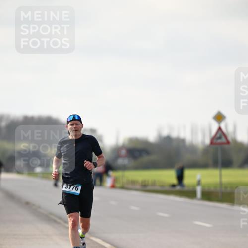 12.04.2026 - 45. Internationalen Wilhelmsburger Insellauf Dr. Thomas Lammeyer http://msf.ph/oto/9439415 12.04.2026 10:00:40 Laufen 3776 meine-sportfotos.de