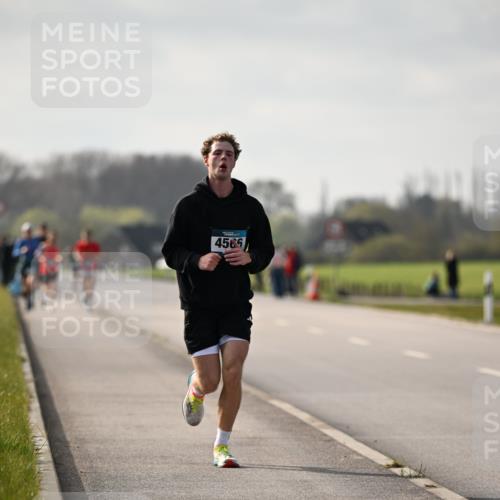 12.04.2026 - 45. Internationalen Wilhelmsburger Insellauf Dr. Thomas Lammeyer http://msf.ph/oto/9439466 12.04.2026 10:01:10 Laufen 4565 meine-sportfotos.de