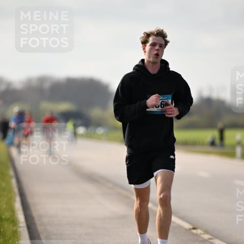 12.04.2026 - 45. Internationalen Wilhelmsburger Insellauf Dr. Thomas Lammeyer http://msf.ph/oto/9439481 12.04.2026 10:01:12 Laufen 6 meine-sportfotos.de