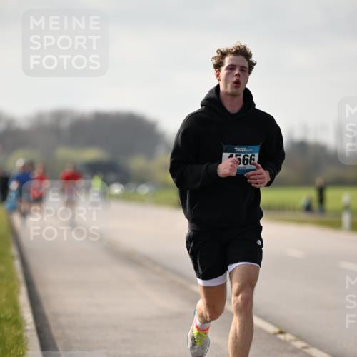12.04.2026 - 45. Internationalen Wilhelmsburger Insellauf Dr. Thomas Lammeyer http://msf.ph/oto/9439482 12.04.2026 10:01:12 Laufen 566 meine-sportfotos.de