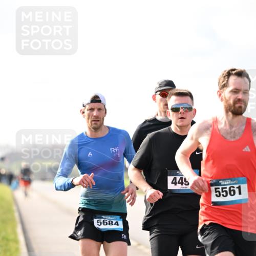 12.04.2026 - 45. Internationalen Wilhelmsburger Insellauf Dr. Thomas Lammeyer http://msf.ph/oto/9439523 12.04.2026 10:01:32 Laufen 26, 5684, 445, 5561 meine-sportfotos.de