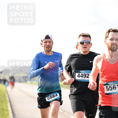 12.04.2026 - 45. Internationalen Wilhelmsburger Insellauf Dr. Thomas Lammeyer http://msf.ph/oto/9439524 12.04.2026 10:01:32 Laufen 5684, 26, 4492, 5561 meine-sportfotos.de