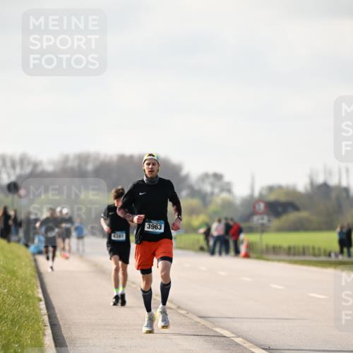 12.04.2026 - 45. Internationalen Wilhelmsburger Insellauf Dr. Thomas Lammeyer http://msf.ph/oto/9439525 12.04.2026 10:01:41 Laufen 4381, 3963 meine-sportfotos.de