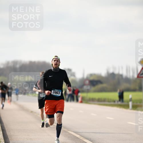 12.04.2026 - 45. Internationalen Wilhelmsburger Insellauf Dr. Thomas Lammeyer http://msf.ph/oto/9439537 12.04.2026 10:01:42 Laufen 3963, 4518 meine-sportfotos.de