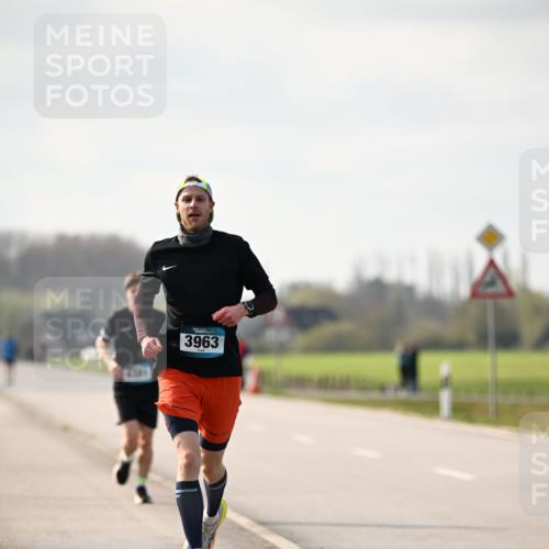 12.04.2026 - 45. Internationalen Wilhelmsburger Insellauf Dr. Thomas Lammeyer http://msf.ph/oto/9439544 12.04.2026 10:01:43 Laufen 45015, 3963 meine-sportfotos.de