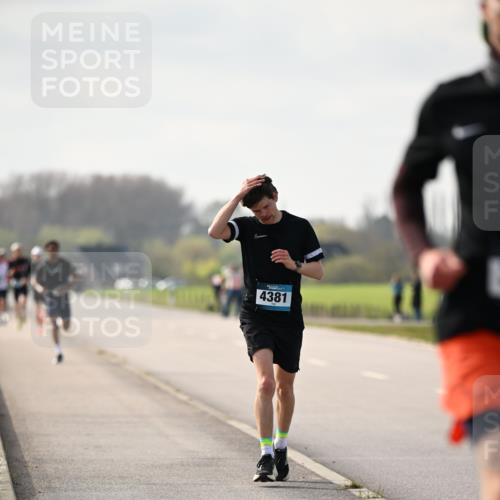 12.04.2026 - 45. Internationalen Wilhelmsburger Insellauf Dr. Thomas Lammeyer http://msf.ph/oto/9439555 12.04.2026 10:01:46 Laufen 4381 meine-sportfotos.de