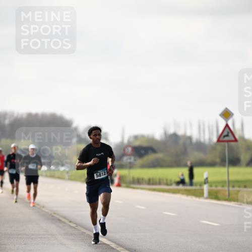 12.04.2026 - 45. Internationalen Wilhelmsburger Insellauf Dr. Thomas Lammeyer http://msf.ph/oto/9439571 12.04.2026 10:01:53 Laufen 1, 5812 meine-sportfotos.de