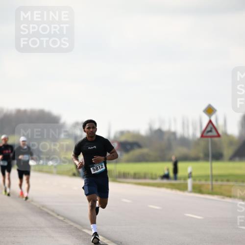 12.04.2026 - 45. Internationalen Wilhelmsburger Insellauf Dr. Thomas Lammeyer http://msf.ph/oto/9439575 12.04.2026 10:01:53 Laufen 1, 17, 09, 5812 meine-sportfotos.de
