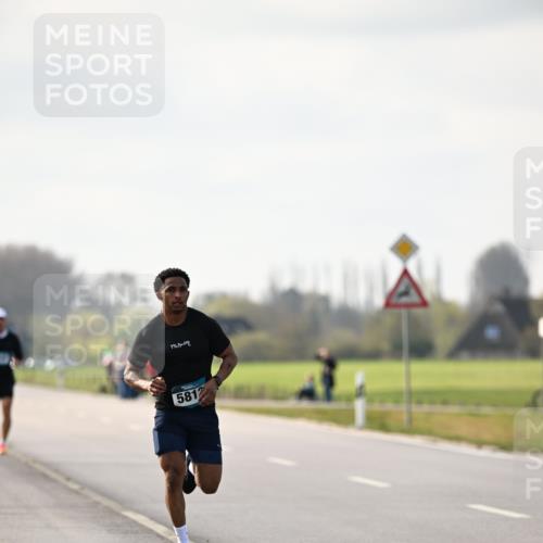 12.04.2026 - 45. Internationalen Wilhelmsburger Insellauf Dr. Thomas Lammeyer http://msf.ph/oto/9439581 12.04.2026 10:01:54 Laufen 1917, 09, 5812 meine-sportfotos.de