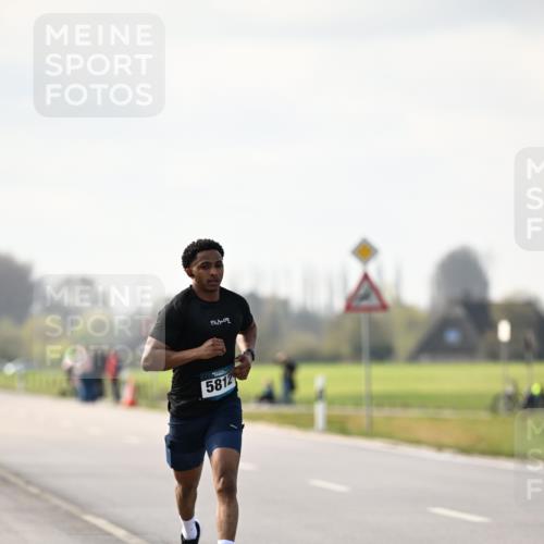 12.04.2026 - 45. Internationalen Wilhelmsburger Insellauf Dr. Thomas Lammeyer http://msf.ph/oto/9439588 12.04.2026 10:01:55 Laufen 1, 5812 meine-sportfotos.de