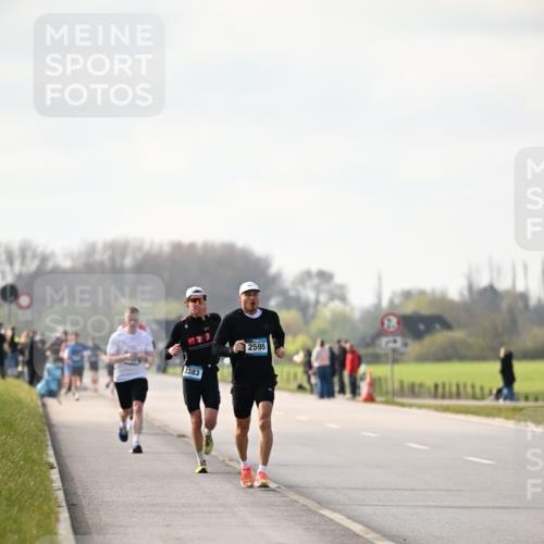12.04.2026 - 45. Internationalen Wilhelmsburger Insellauf Dr. Thomas Lammeyer http://msf.ph/oto/9439599 12.04.2026 10:01:58 Laufen 2383, 2595 meine-sportfotos.de