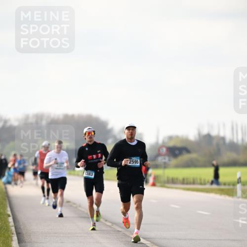 12.04.2026 - 45. Internationalen Wilhelmsburger Insellauf Dr. Thomas Lammeyer http://msf.ph/oto/9439615 12.04.2026 10:02:00 Laufen 2383, 2595 meine-sportfotos.de