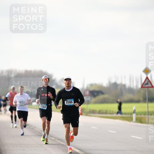 12.04.2026 - 45. Internationalen Wilhelmsburger Insellauf Dr. Thomas Lammeyer http://msf.ph/oto/9439618 12.04.2026 10:02:01 Laufen 2383, 2595 meine-sportfotos.de